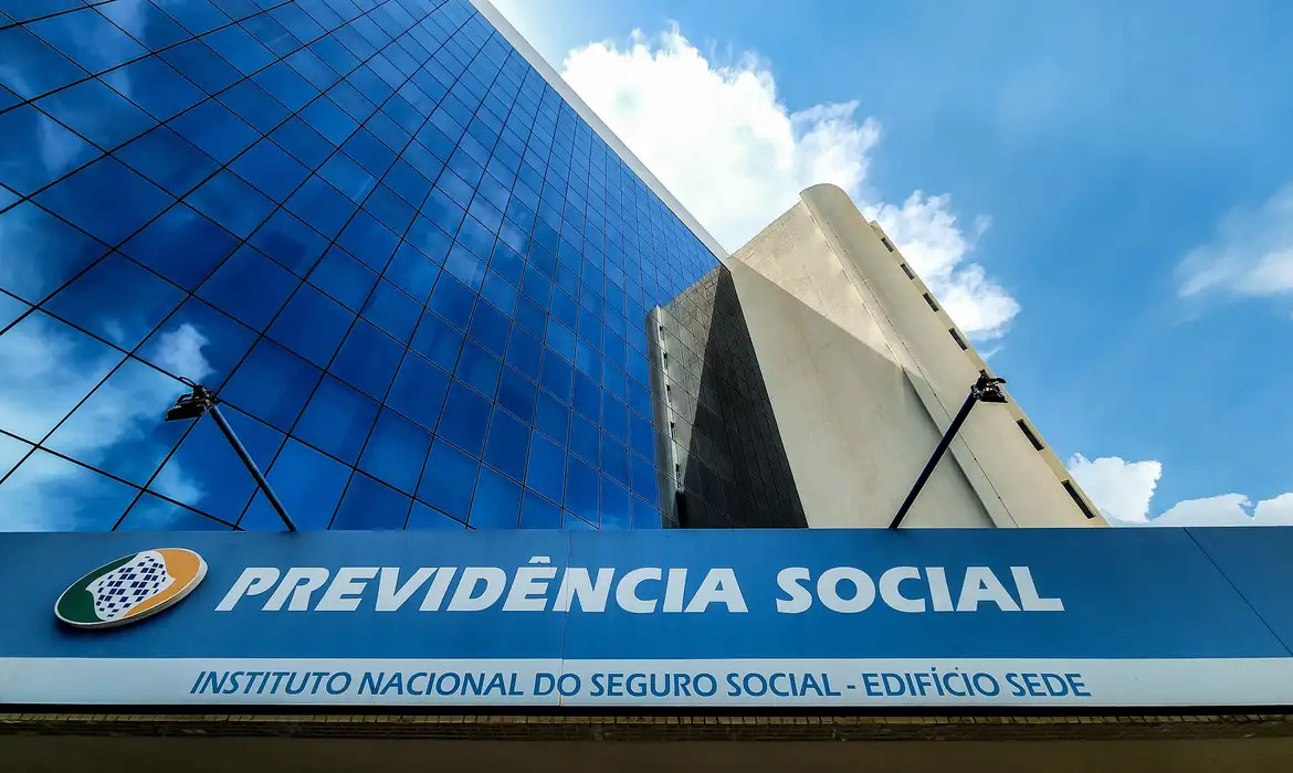 Servidores Do Inss Entram Em Greve Pela Valoriza O Da Carreira Do