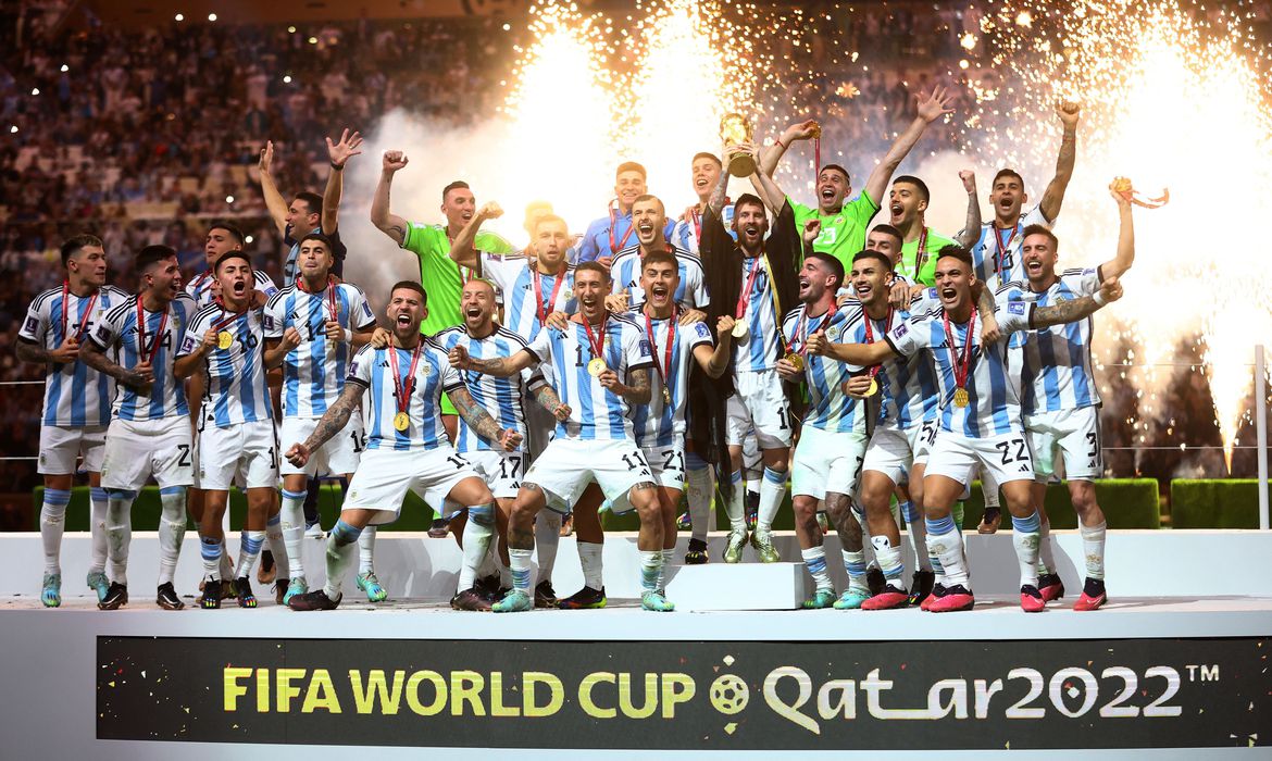 Argentina derrota a França e conquista o tricampeonato na Copa do Mundo do  Qatar 