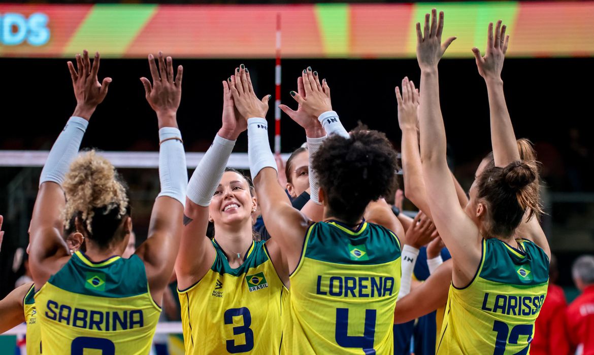 Jogos Pan-Americanos: Brasil bate Argentina e segue 100% no vôlei feminino  - Toda Bahia