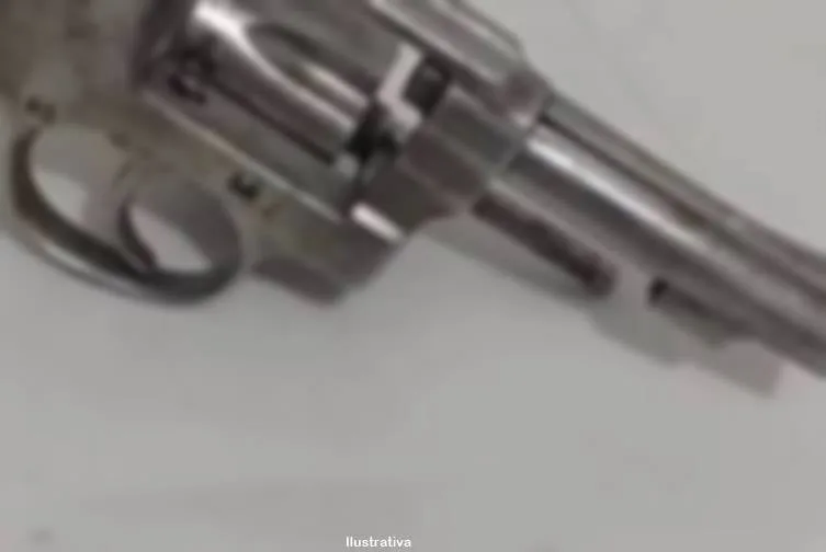 Motorista é preso com revólver após ameaças em Lidianópolis
