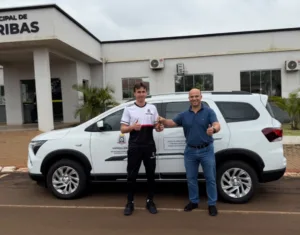 Prefeito entrega nova Chevrolet SPIN à Secretaria de Esportes