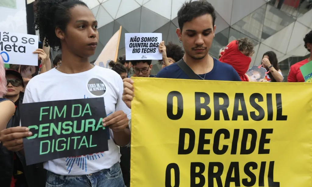 Entidades entregam nota ao TSE contra censura nas redes