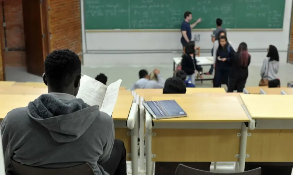 Enade 2026: Ingressantes devem responder questionário até dezembro