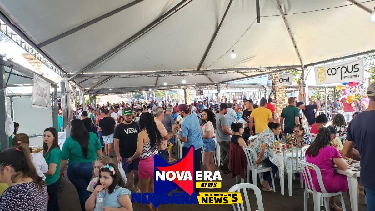 Trilhão em Kaloré reúne várias pessoas