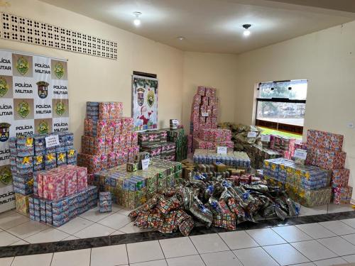 Faxinal: PM distribui brinquedos em comemoração ao natal