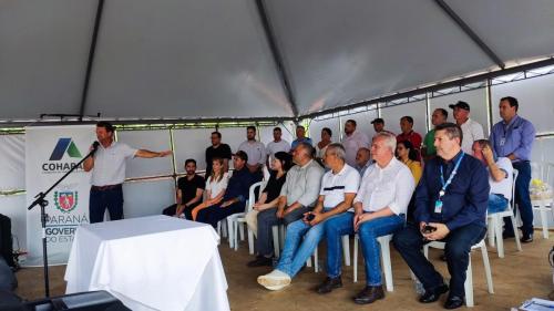 Entrega da UBS e de casas populares em Novo Itacolomi