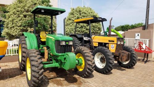 Grandes Rios investe em agricultura com entrega de equipamentos e calcário