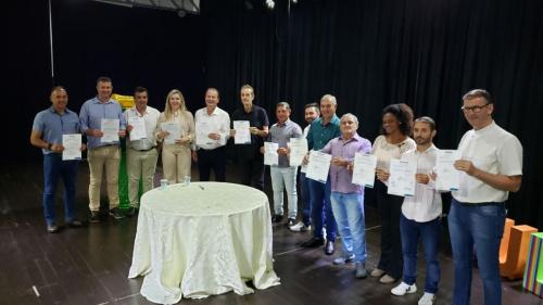 Prefeitura de Ivaiporã entrega 15 veículos novos e anuncia R$34 milhões em obras