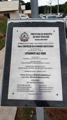 Entrega da UBS e de casas populares em Novo Itacolomi