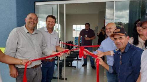 Entrega da UBS e de casas populares em Novo Itacolomi