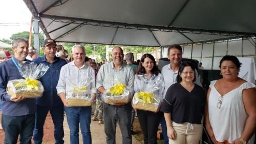 Entrega da UBS e de casas populares em Novo Itacolomi