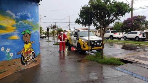 Faxinal: PM distribui brinquedos em comemoração ao natal